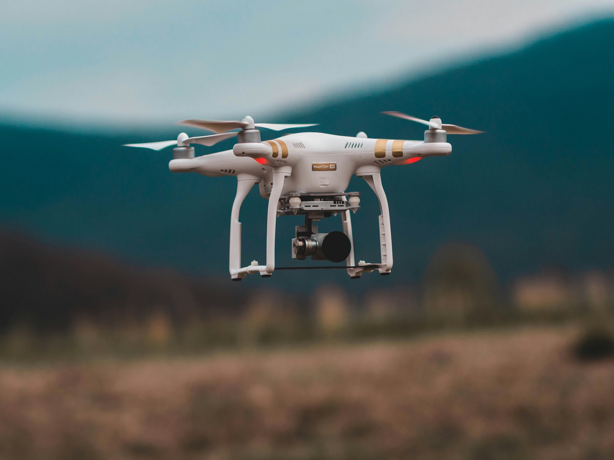 découvrez les dernières avancées de la technologie des drones et leur impact sur divers secteurs. apprenez-en davantage sur l'utilisation des drones dans l'industrie, la photographie aérienne, la surveillance et plus encore.
