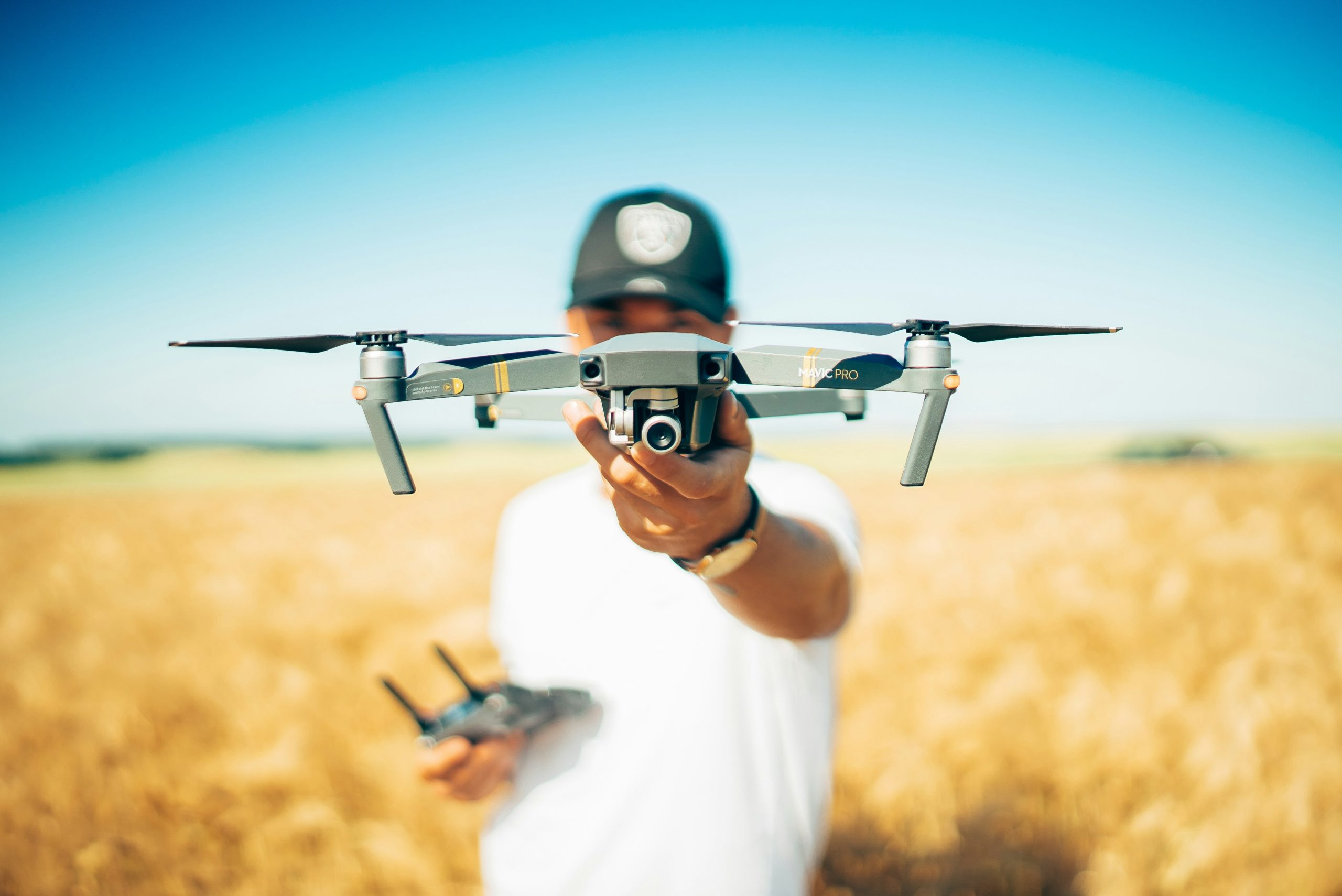découvrez notre sélection de drones de haute qualité pour des prises de vue aériennes spectaculaires et des explorations captivantes.
