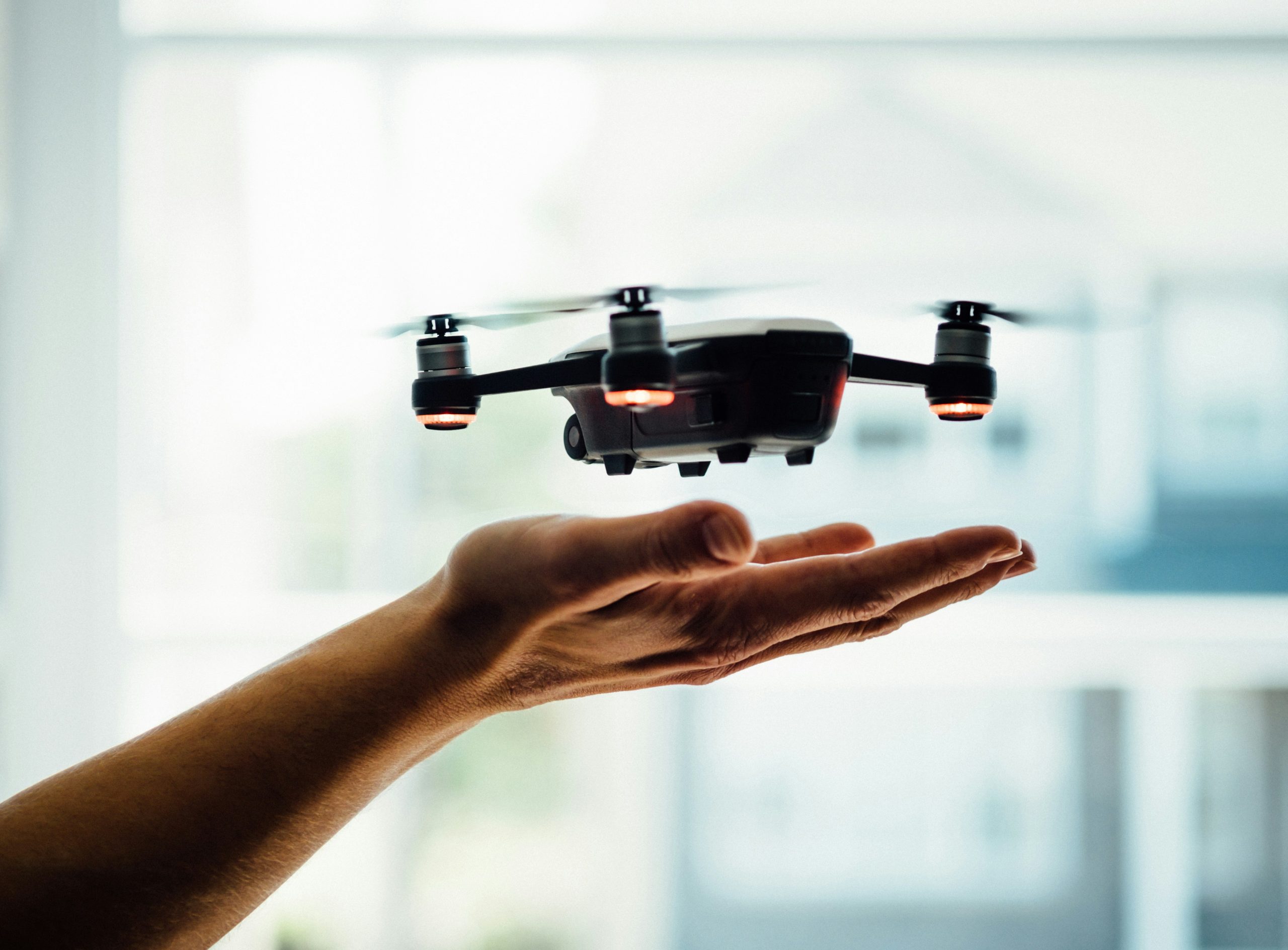 découvrez notre sélection de drones et accessoires pour des prises de vue aériennes spectaculaires. livraison rapide et service client de qualité.